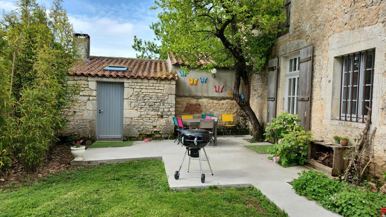 Maison Chaleureuse Et Familiale. Nalliers  Exteriér fotografie